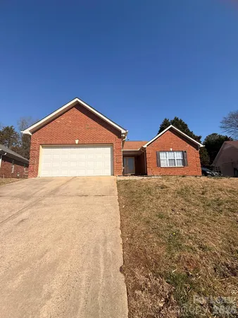 a view of front of house with yard