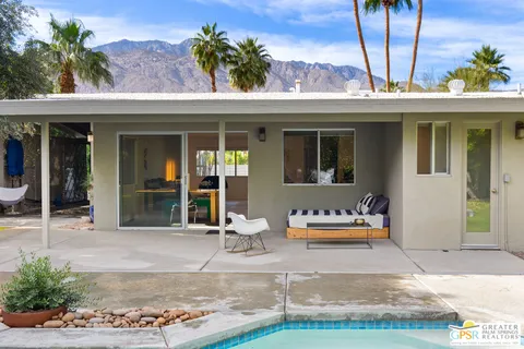 $995,000 | 530 North Calle Rolph, Palm Springs, CA 92262
