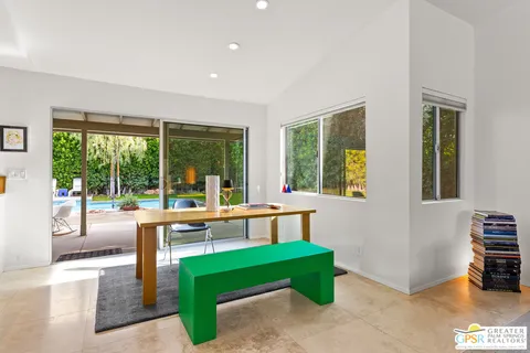 $995,000 | 530 North Calle Rolph, Palm Springs, CA 92262