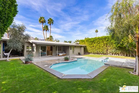$995,000 | 530 North Calle Rolph, Palm Springs, CA 92262