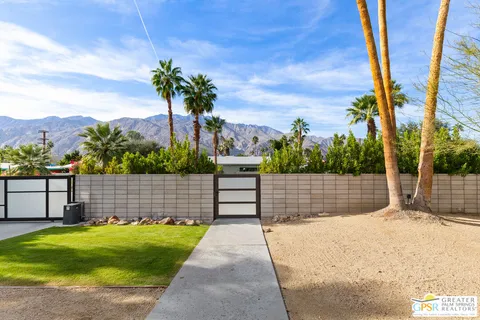 $995,000 | 530 North Calle Rolph, Palm Springs, CA 92262