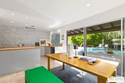 $995,000 | 530 North Calle Rolph, Palm Springs, CA 92262