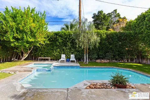 $995,000 | 530 North Calle Rolph, Palm Springs, CA 92262
