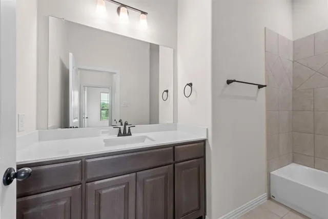 $519,900 | 120 Roosevelt Ln Valley View, Valley View, TX 76272