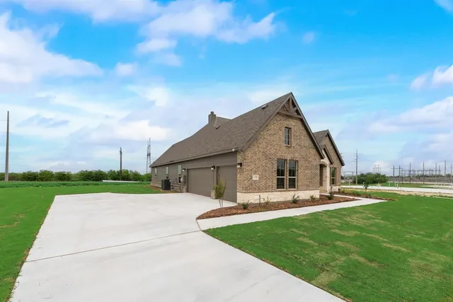 $519,900 | 120 Roosevelt Ln Valley View, Valley View, TX 76272