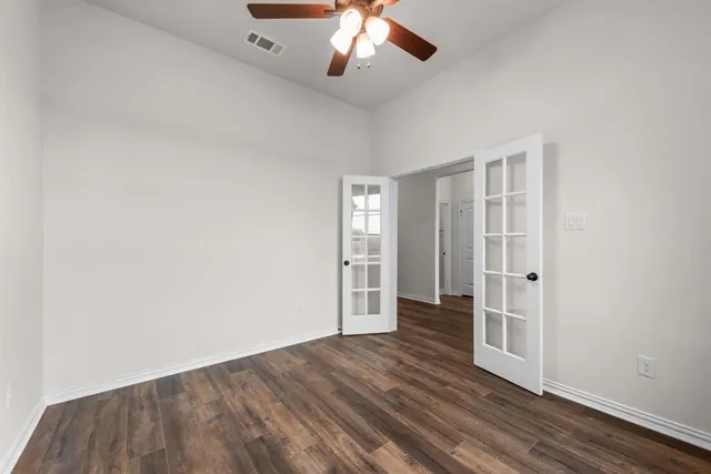 $519,900 | 120 Roosevelt Ln Valley View, Valley View, TX 76272