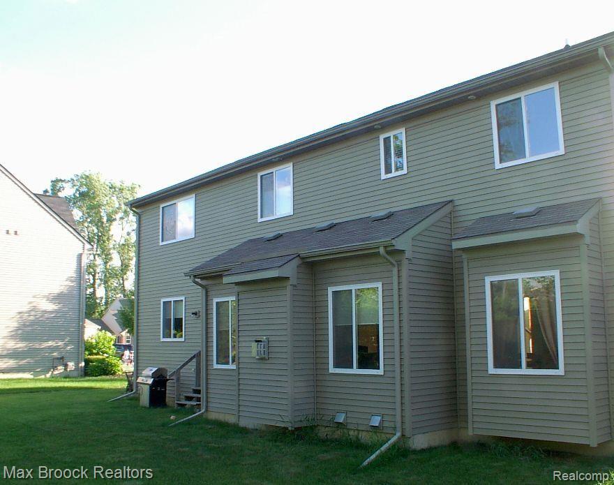 3282 Fantail Drive Rochester, MI 48309 - Photo 3 of 28 rear.jpg