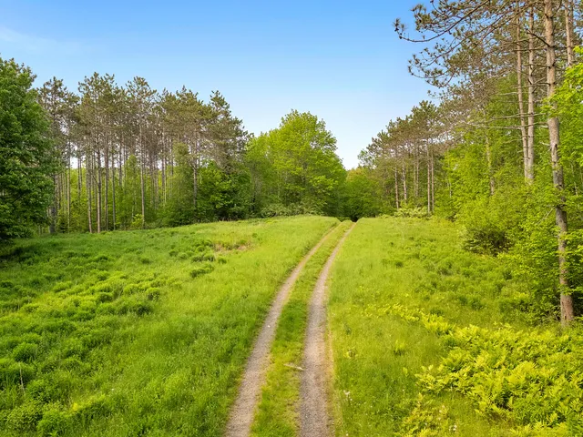 $1,500,000 | 660 Sprague Road, Waldoboro, ME 04572