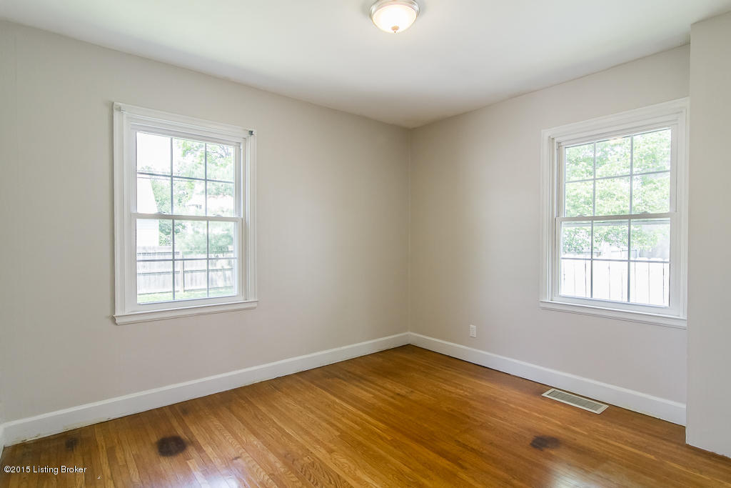 4221 Winchester Road Louisville, KY 40207 - Photo 29 of 37 4221 Winchester Rd-31