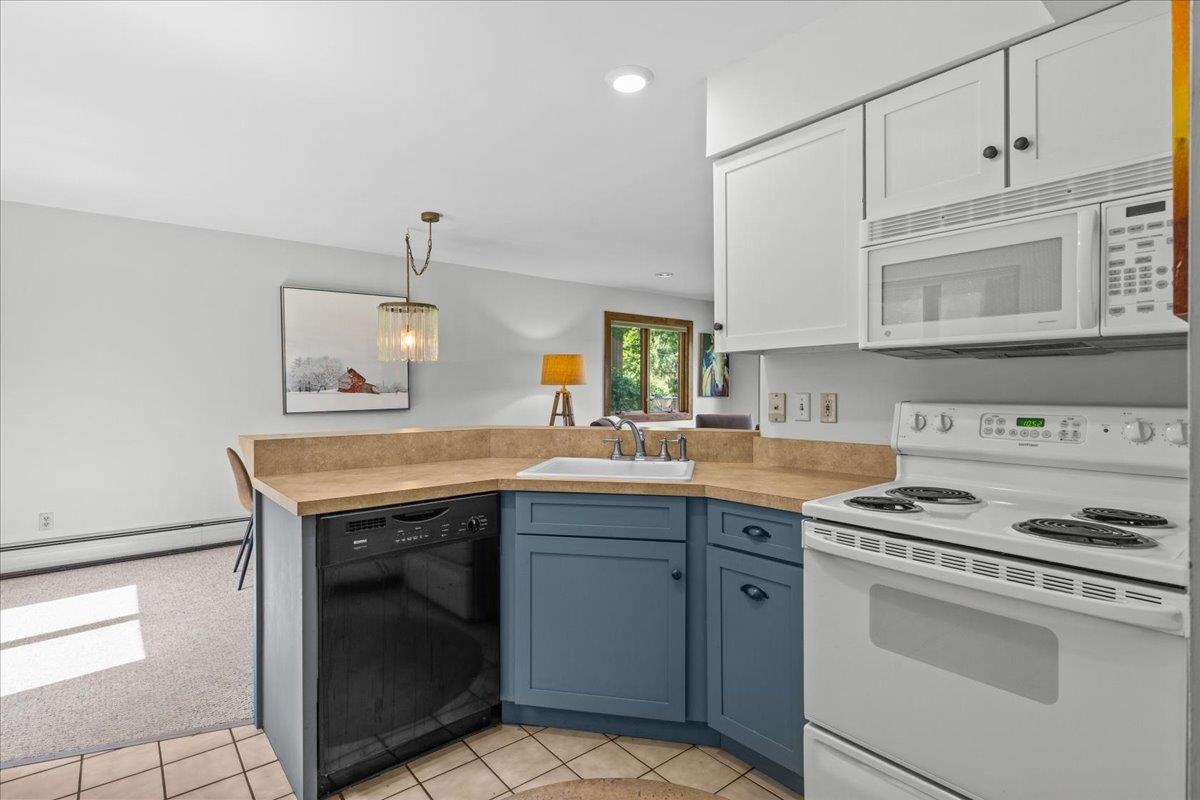 70 Field Road, Unit 5 Stowe, VT 05672 - Photo 12 of 51