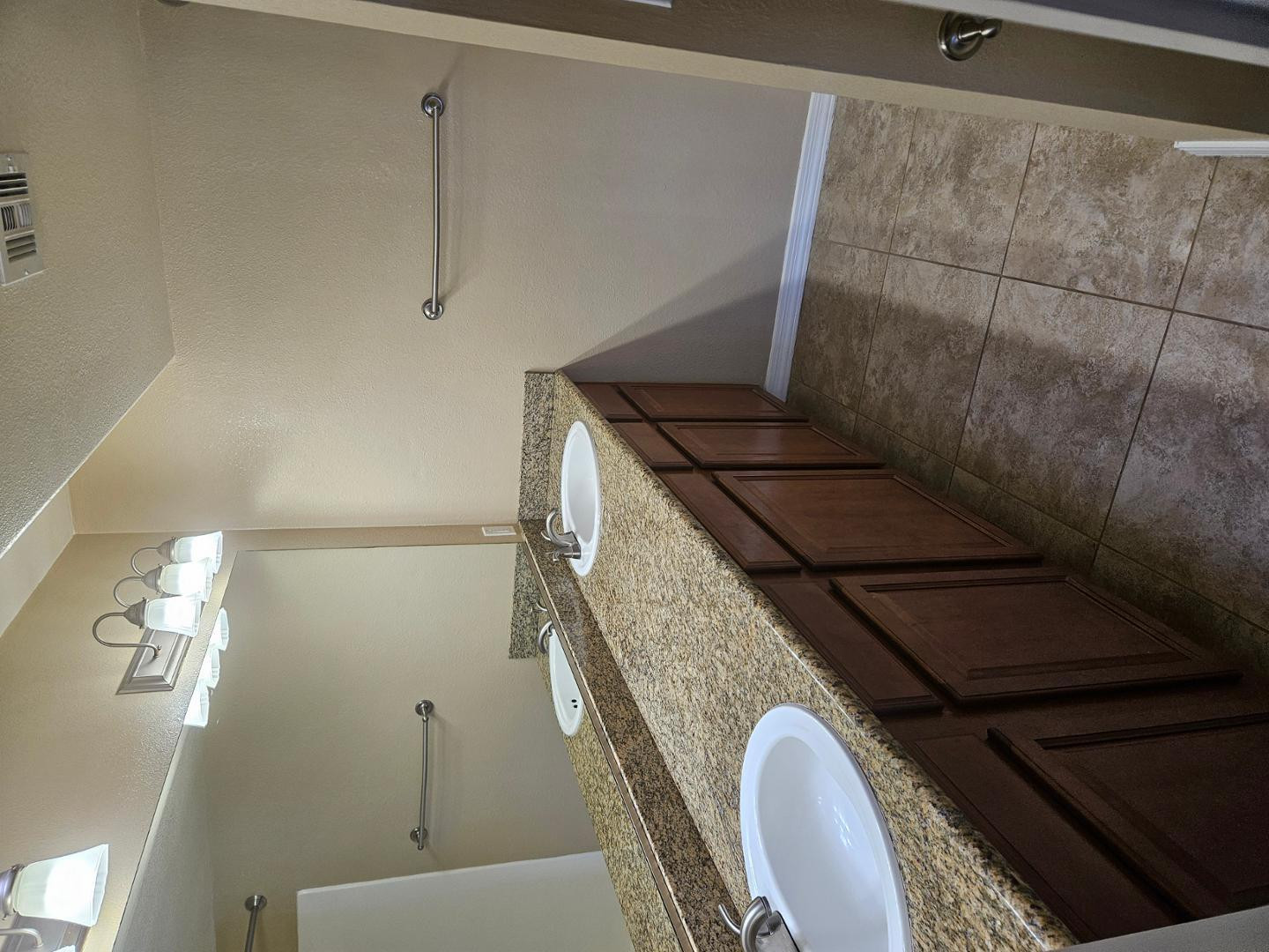 885 North Granite Reef Road, Unit 100A Scottsdale, AZ 85257 - Photo 18 of 31 Photo #19