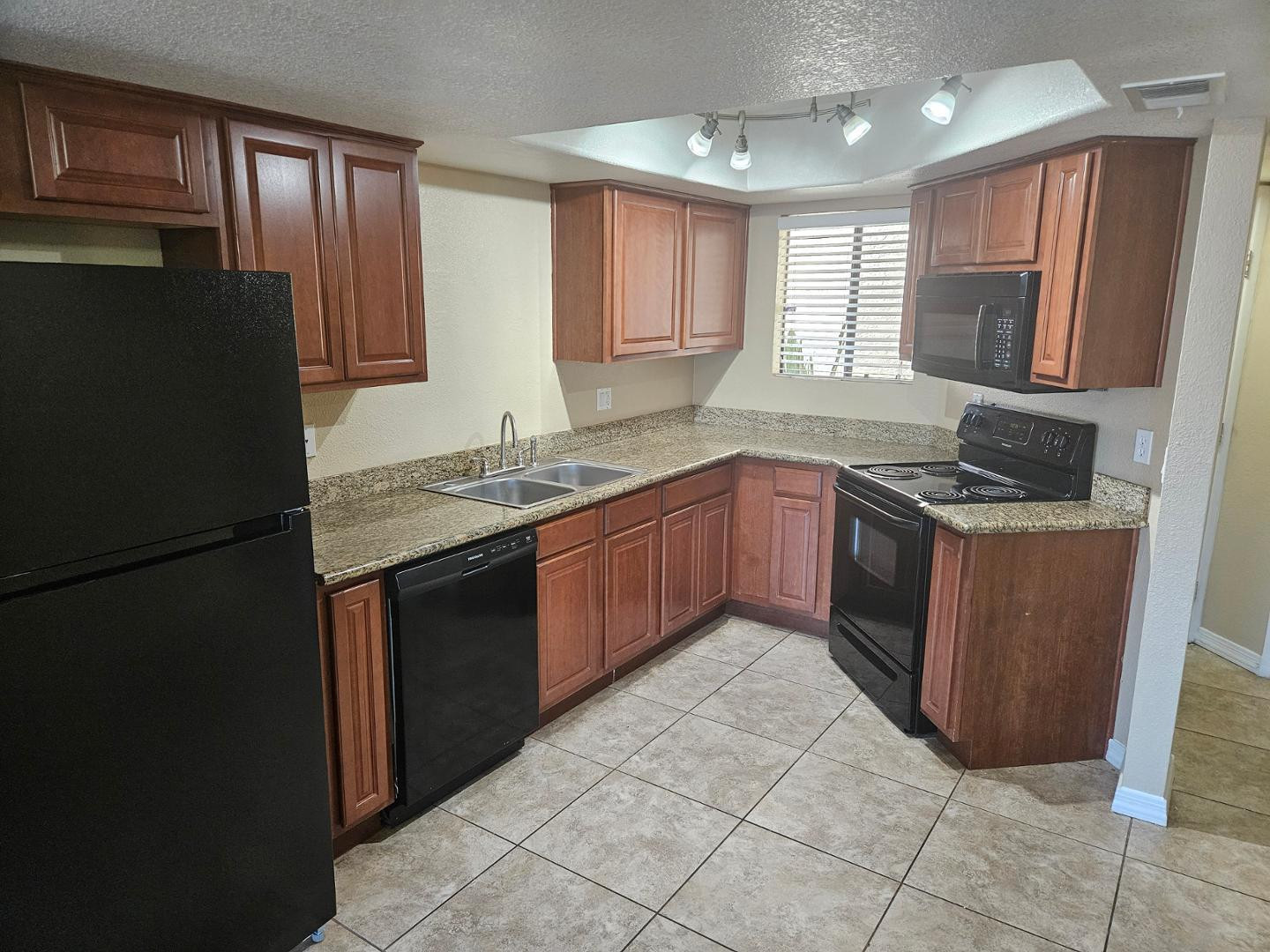 885 North Granite Reef Road, Unit 100A Scottsdale, AZ 85257 - Photo 9 of 31 Photo #9