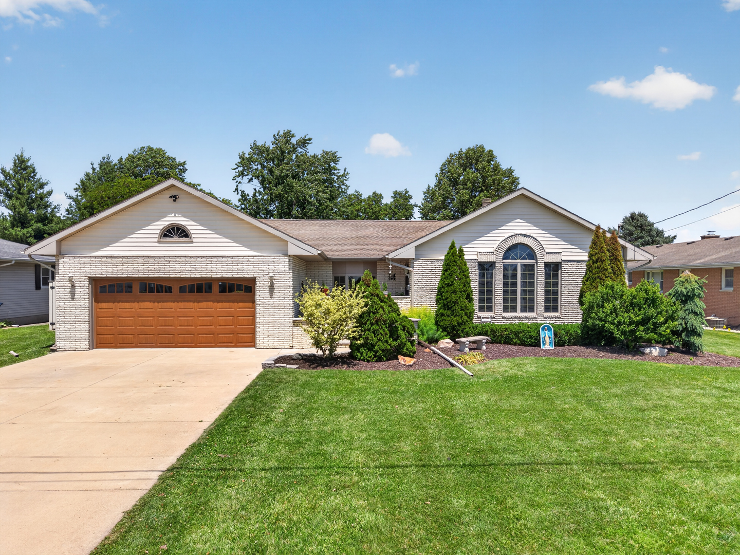 1722 Sharon Road Streator, IL 61364 - Photo 1 of 31