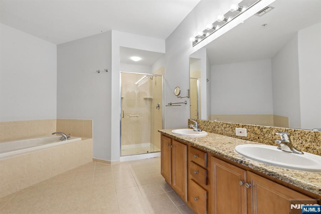 9104 Ravenscroft Road Clifton, NJ 07013 - Photo 23 of 50