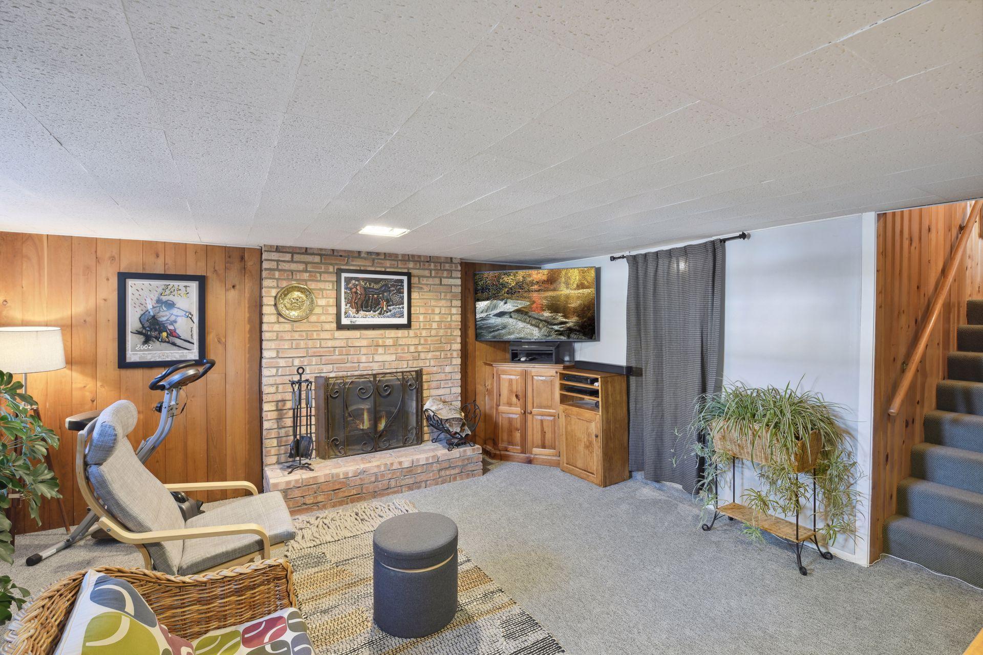18770 Azure Road Deephaven, MN 55391 - Photo 28 of 36 Gallery Image 28