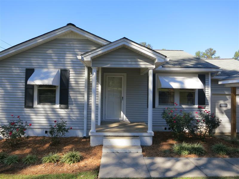 2912 Maple Avenue Southeast Rome, GA 30161 - Photo 1 of 1 a front view of a house with yard