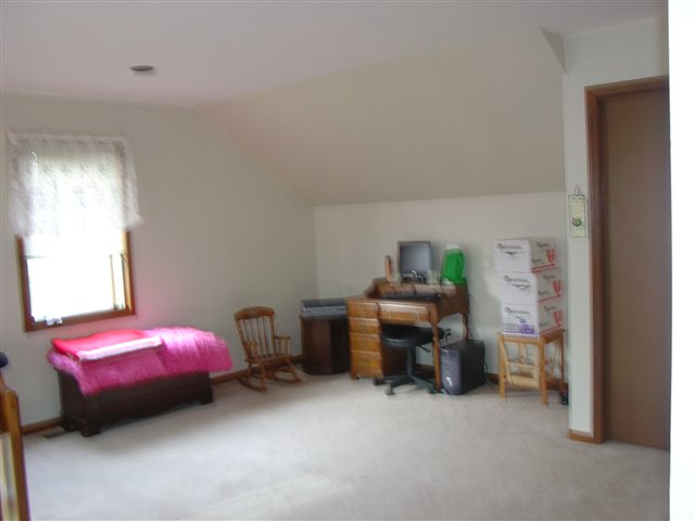 33768 Pine Ridge Drive West Fraser, MI 48026 - Photo 9 of 17 31075896-8.JPG