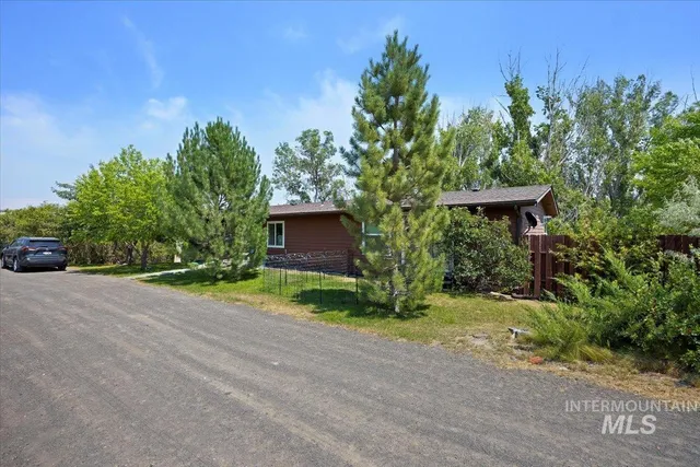$680,000 | 4806 Salmon Creek Drive, Buhl, ID 83316