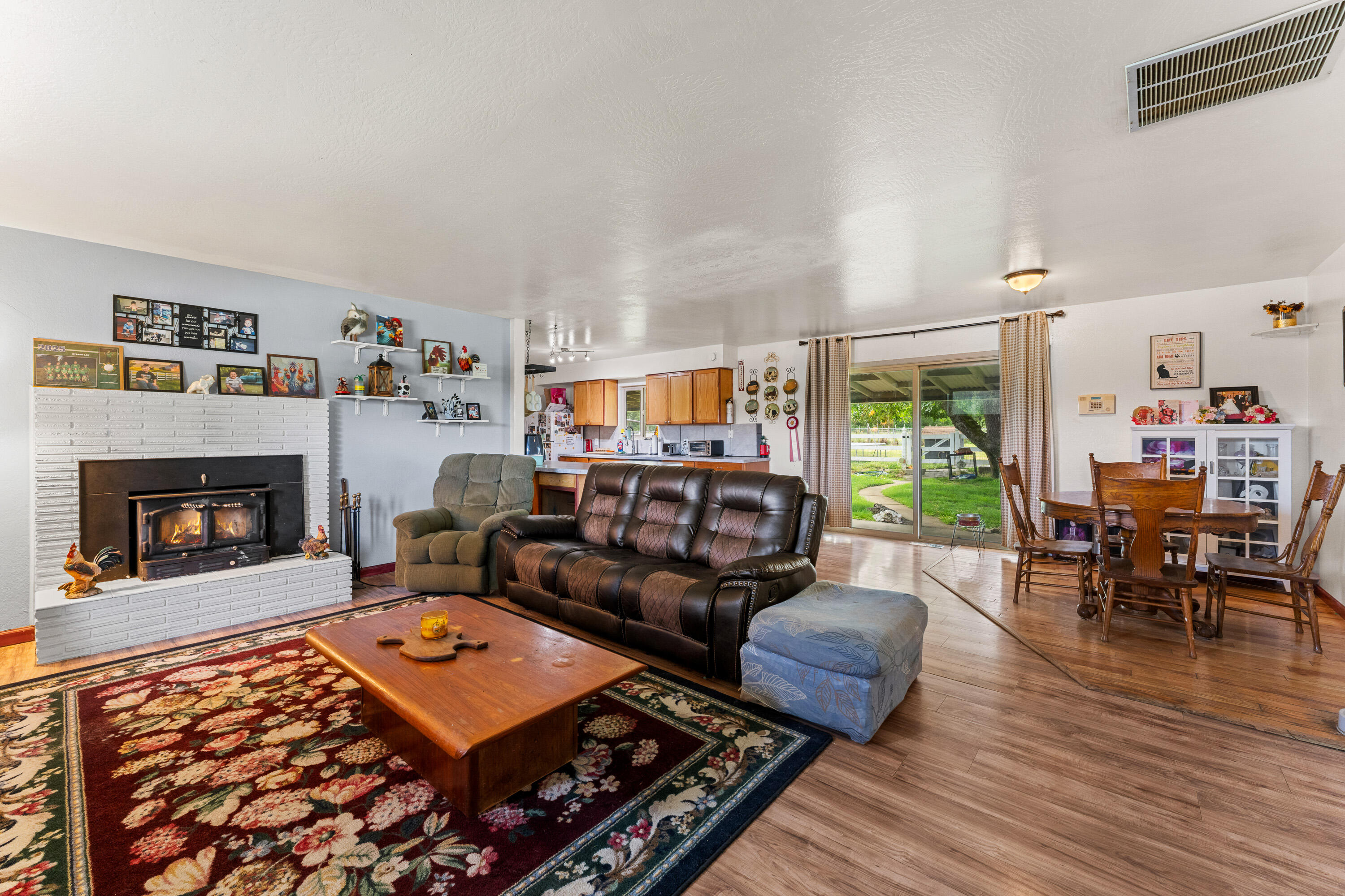 4675 Leonard Road Grants Pass, OR 97527 - Photo 4 of 35