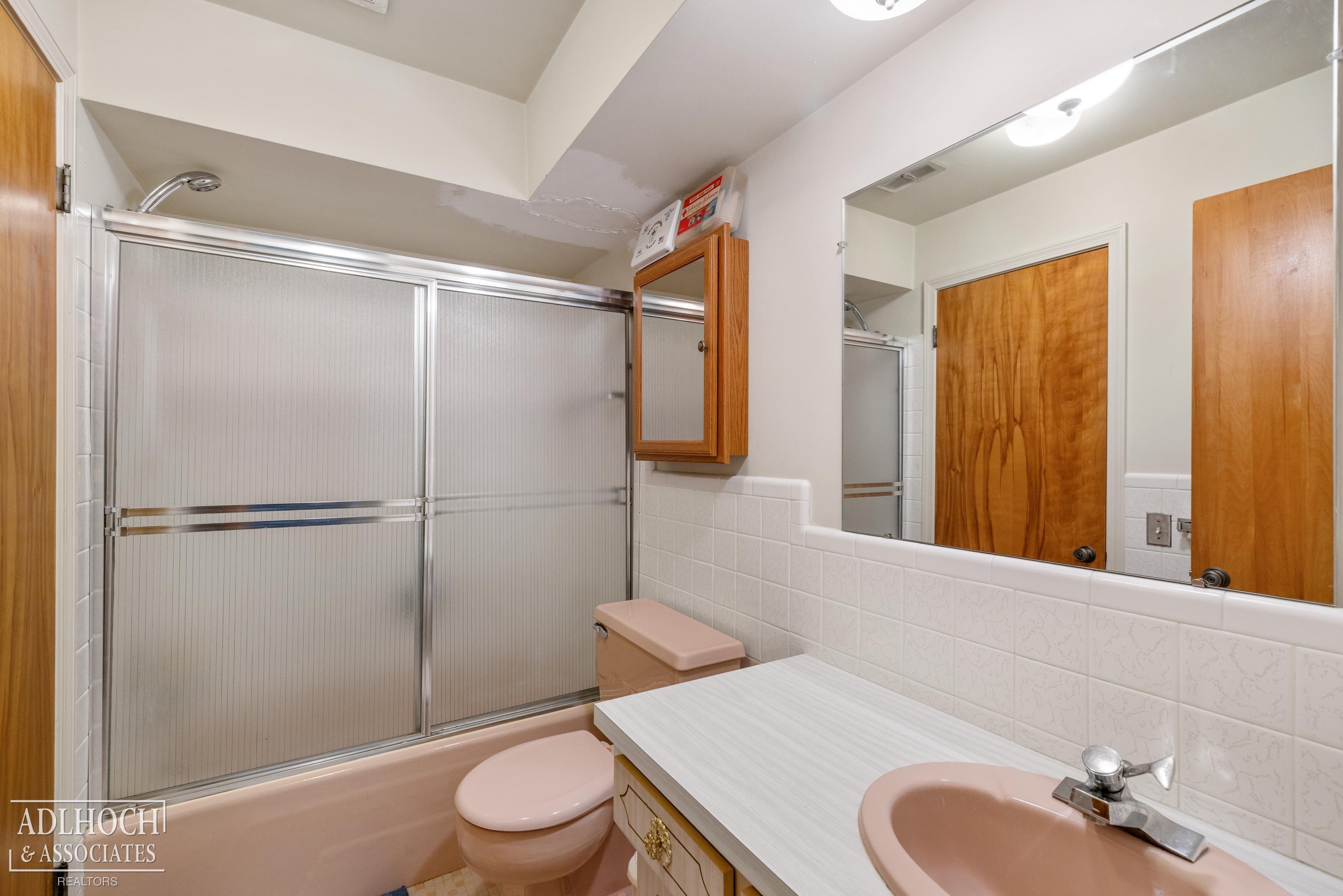 1750 Vernier Road, Unit 6 Grosse Pointe Woods, MI 48236 - Photo 18 of 39