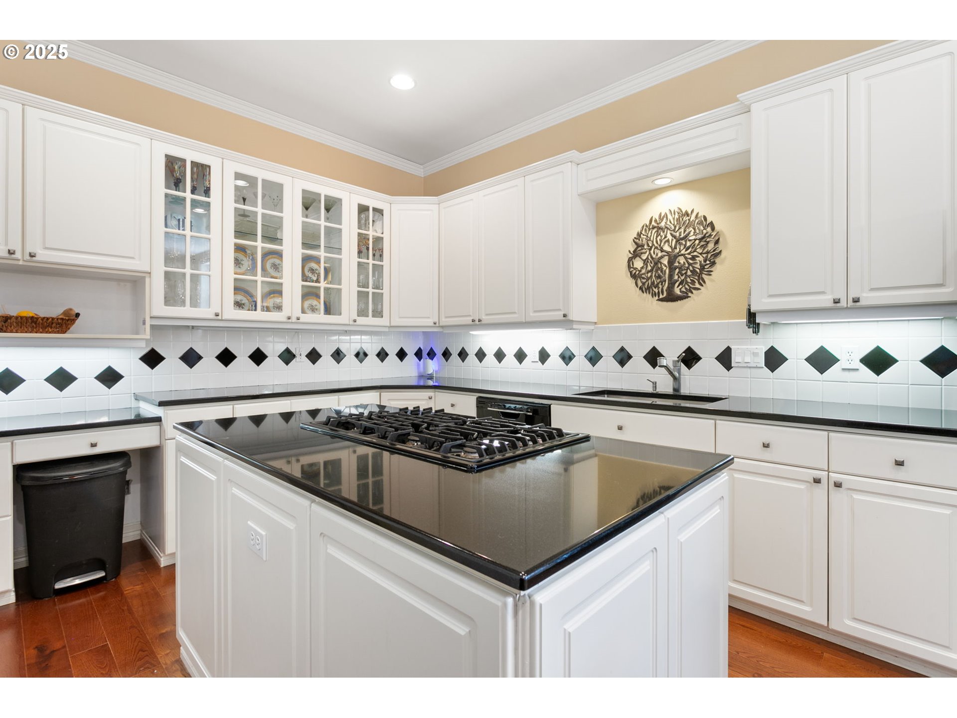 10458 Northwest 2nd Street Portland, OR 97231 - Photo 14 of 48