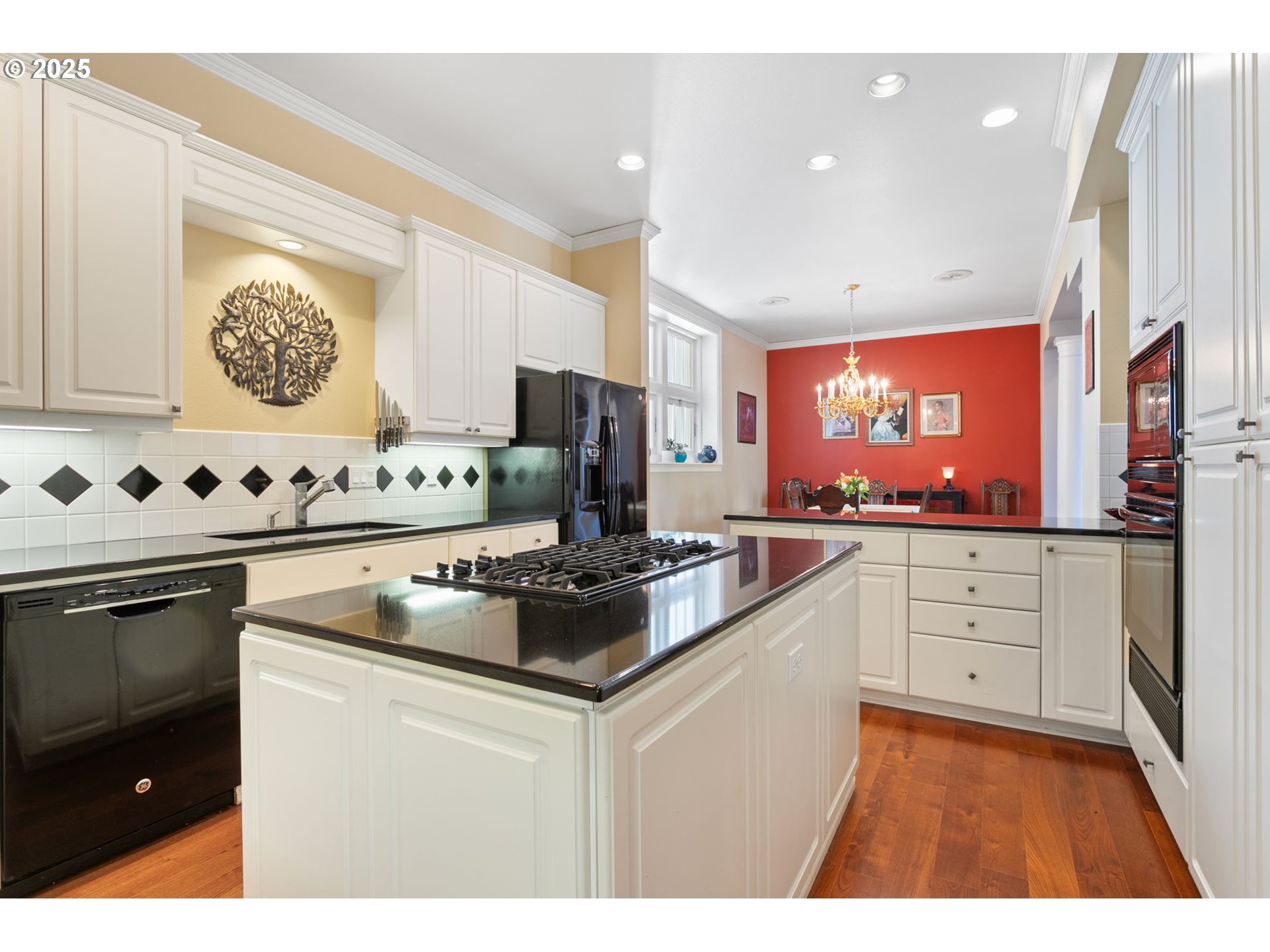 10458 Northwest 2nd Street Portland, OR 97231 - Photo 15 of 48