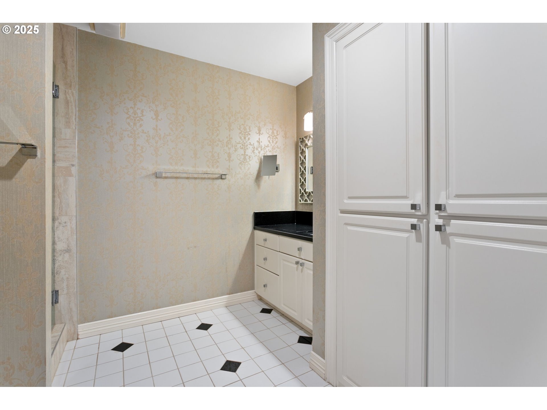 10458 Northwest 2nd Street Portland, OR 97231 - Photo 27 of 48