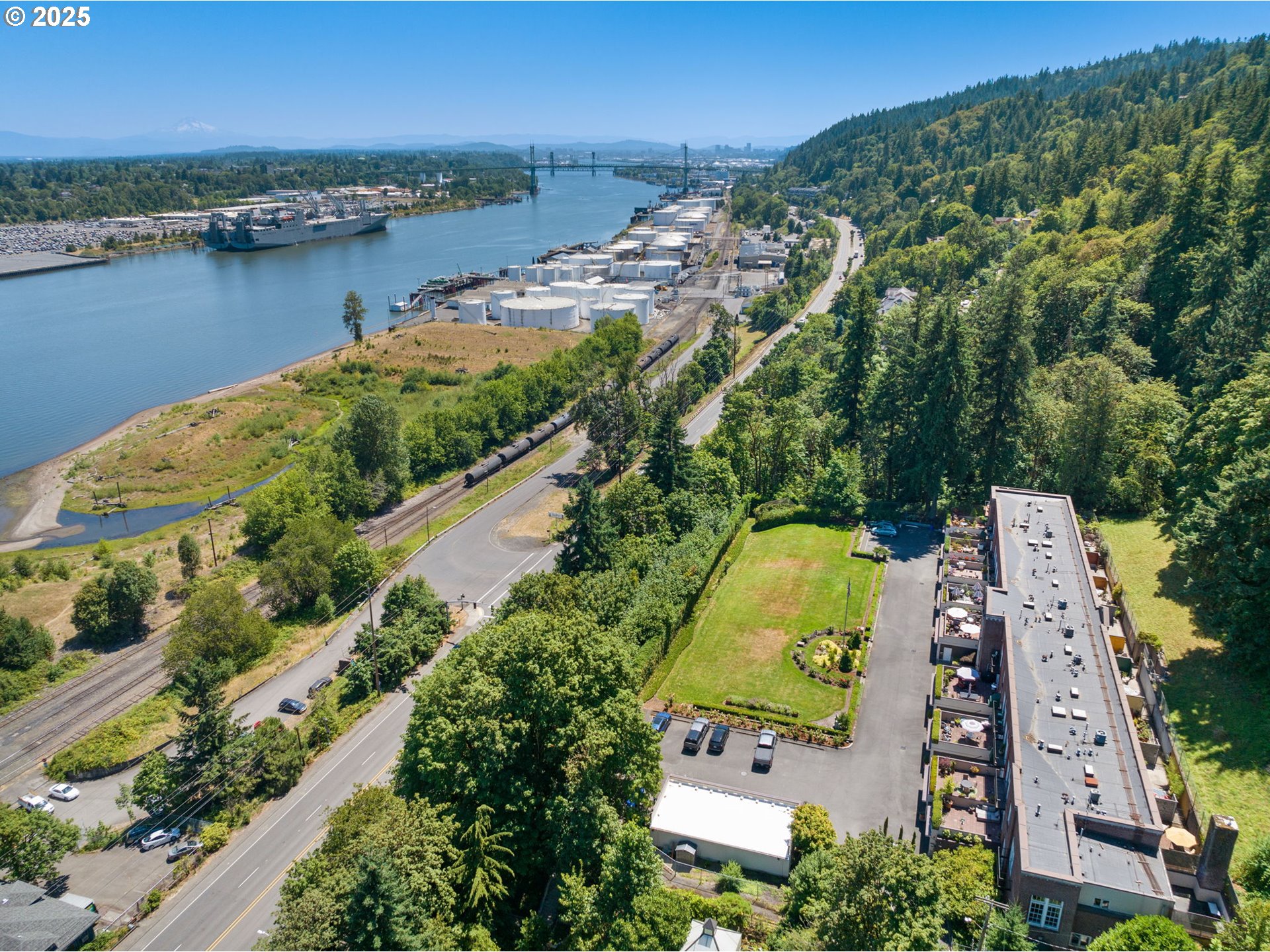 10458 Northwest 2nd Street Portland, OR 97231 - Photo 43 of 48