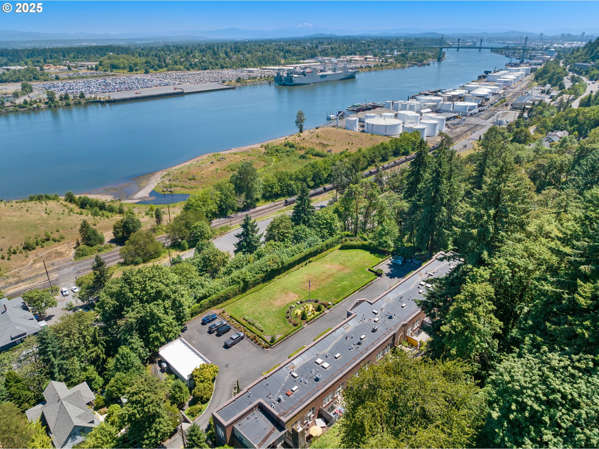 10458 Northwest 2nd Street Portland, OR 97231 - Photo 44 of 48