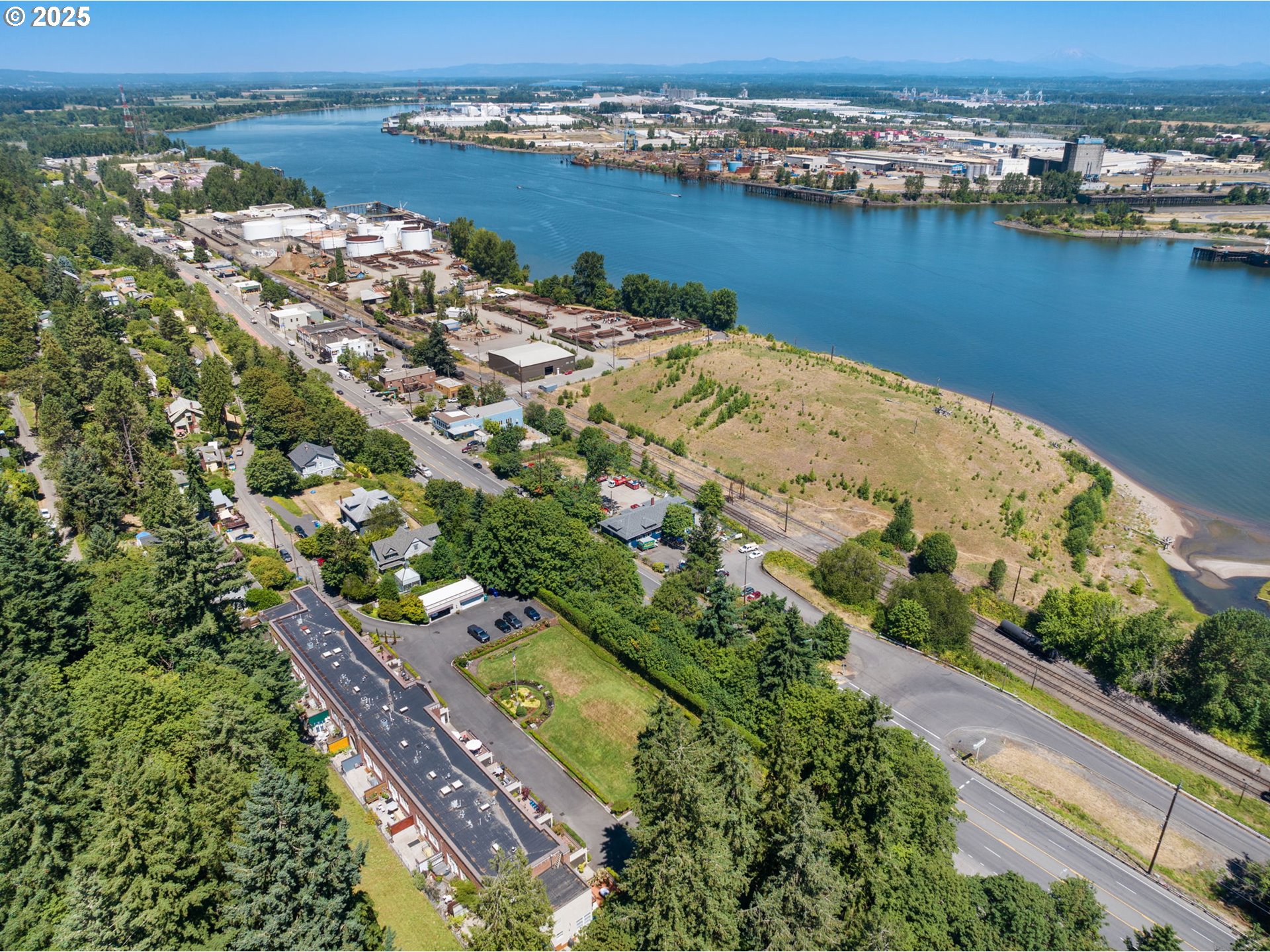 10458 Northwest 2nd Street Portland, OR 97231 - Photo 45 of 48