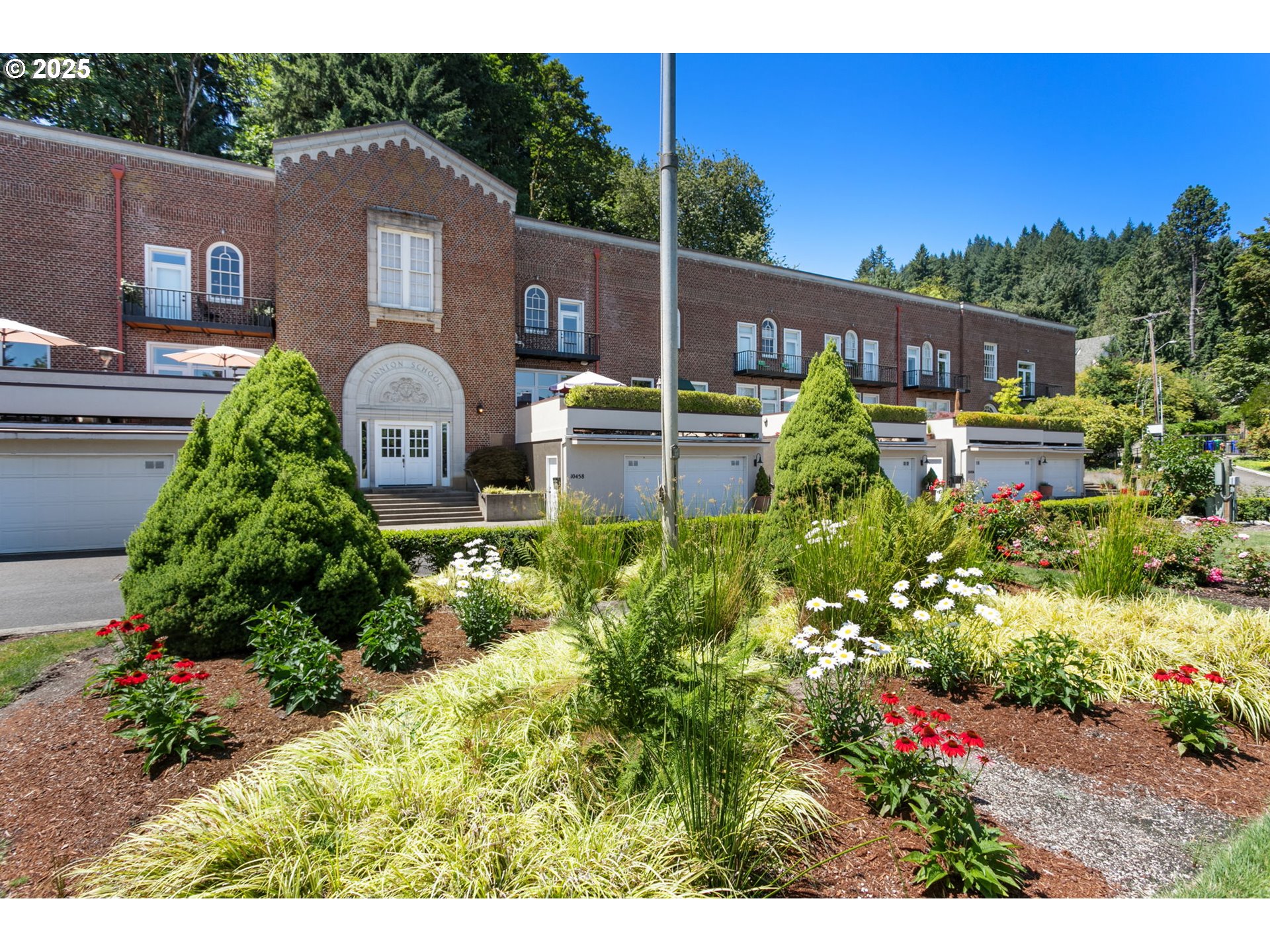 10458 Northwest 2nd Street Portland, OR 97231 - Photo 46 of 48