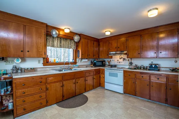 $690,000 | 11 Emery Lane, Wakefield, NH 03830