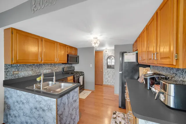 $225,000 | 1400 Berta Drive, Crest Hill, IL 60403