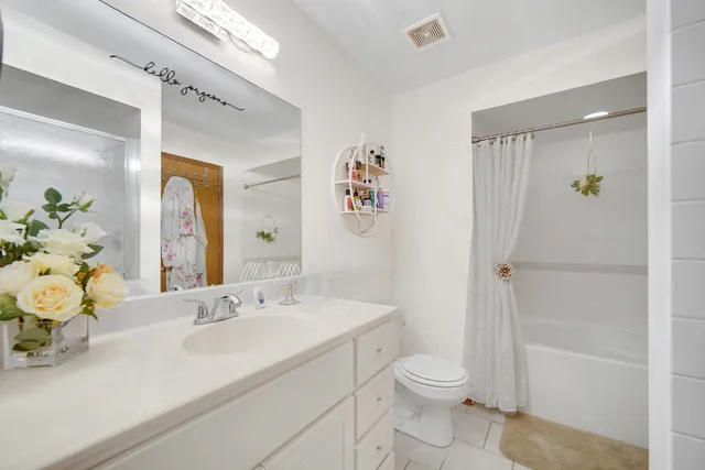 $225,000 | 1400 Berta Drive, Crest Hill, IL 60403