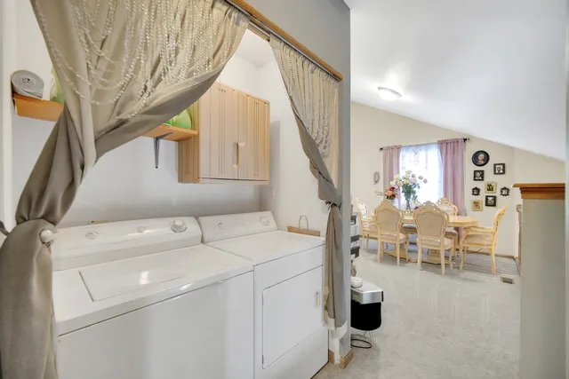 $225,000 | 1400 Berta Drive, Crest Hill, IL 60403