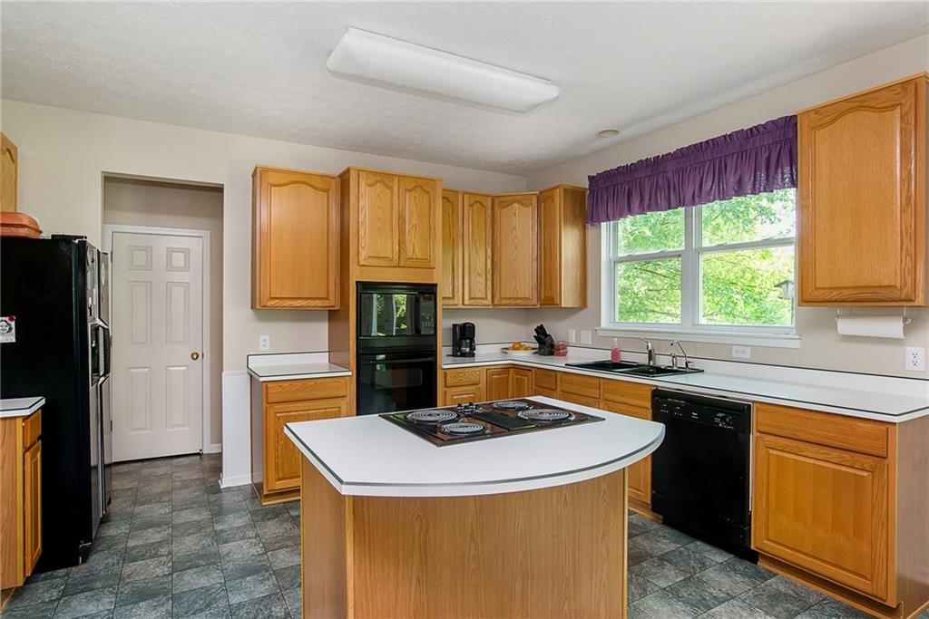 8263 Carloway Road Indianapolis, IN 46236 - Photo 10 of 24 Gallery Image 10