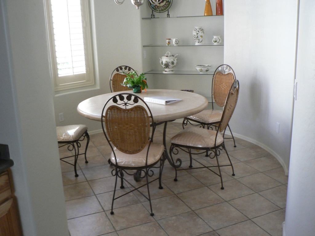 2732 West Florimond Road Phoenix, AZ 85086 - Photo 7 of 8 Dinette