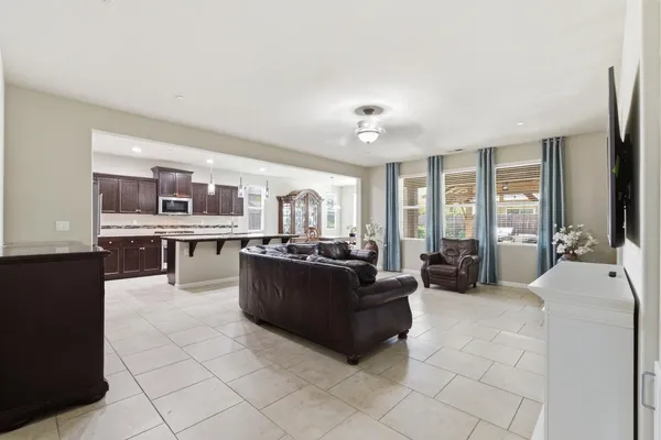 $629,900 | 3546 Saginaw Avenue, Clovis, CA 93619