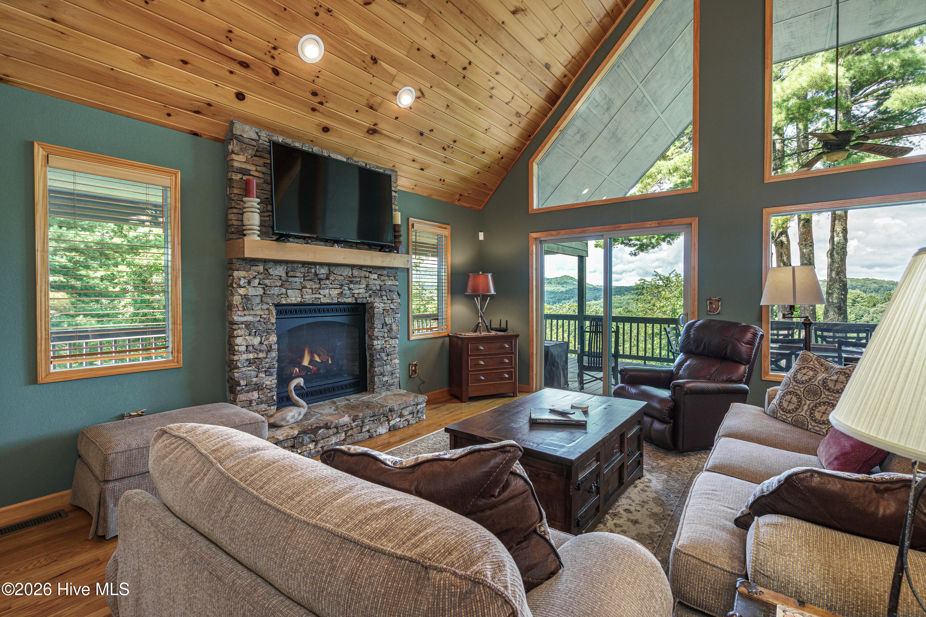 98 Dunrunnin Pointe, Unit POINTE Murphy, NC 28906 - Photo 10 of 53 Gallery Image 10