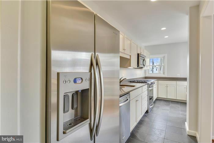 913 K Street Northeast Washington, DC 20002 - Photo 11 of 22 Kitchen