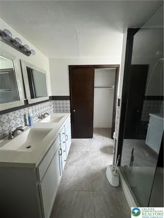 $399,000 | 3276 Easton Avenue, Bethlehem, PA 18020