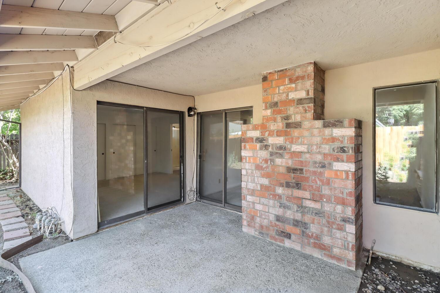 1213 Arthur Street Davis, CA 95616 - Photo 38 of 42 en empty room with windows