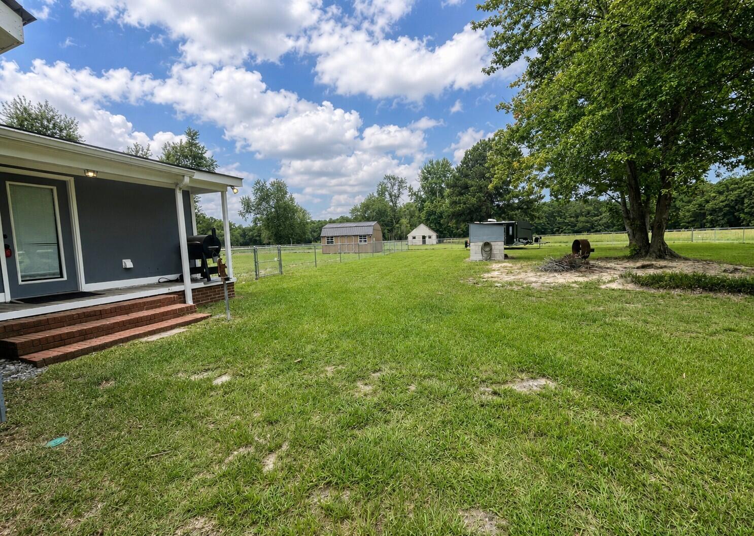 1775 Old Gilliard Road Ridgeville, SC 29472 - Photo 23 of 25 Guest Bed - Bright
