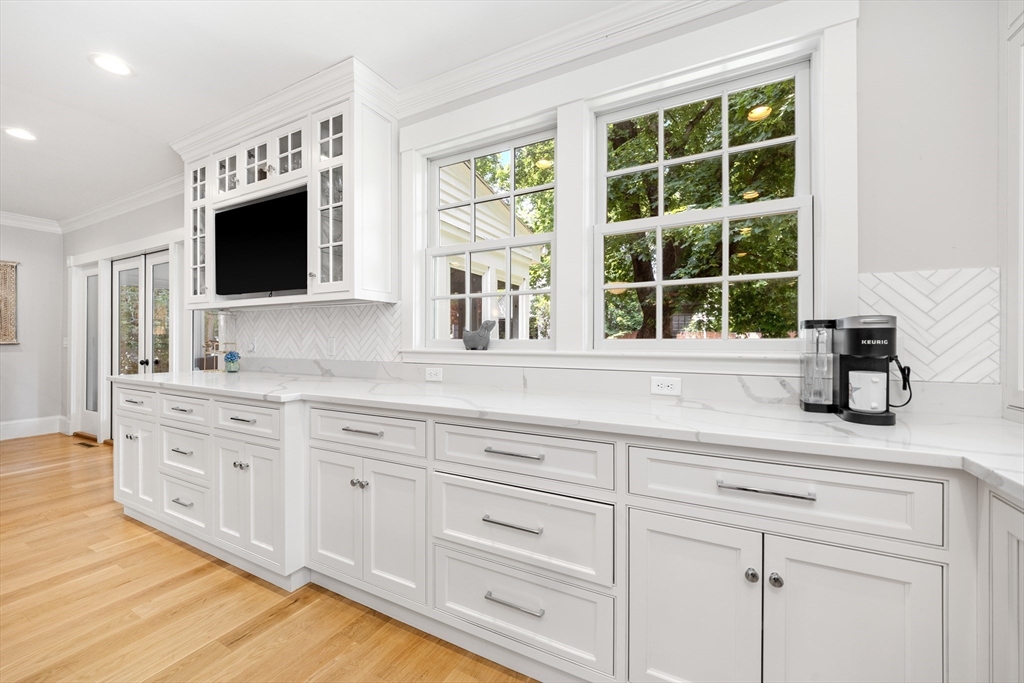 6 Leavitt Street Hingham, MA 02043 - Photo 8 of 41