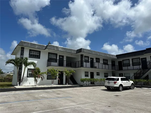 $1,895 | 5621 Southwest 36th Court, Unit 201, Davie, FL 33314