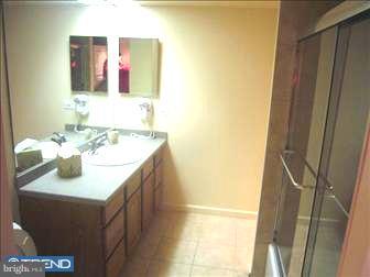 2001 Hamilton Street, Unit 1103 Philadelphia, PA 19130 - Photo 4 of 5