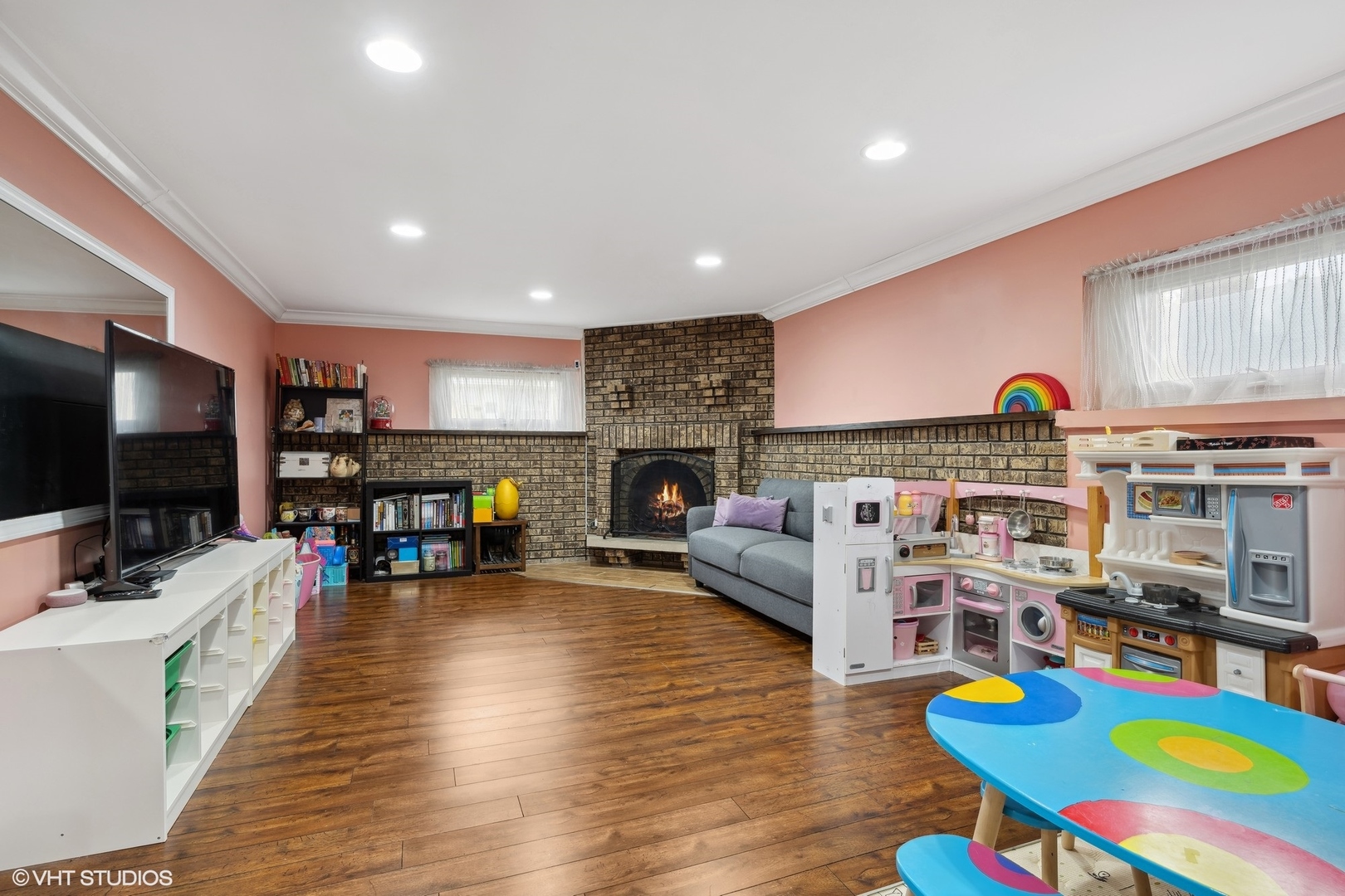 607 Craig Place Addison, IL 60101 - Photo 12 of 19 Gallery Image 12