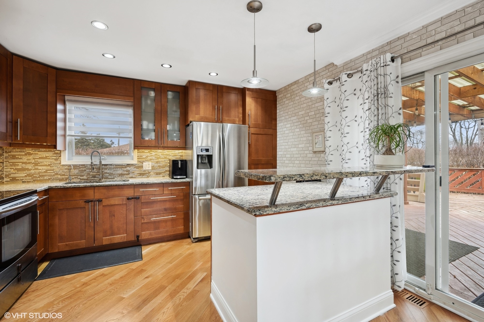 607 Craig Place Addison, IL 60101 - Photo 4 of 19 Gallery Image 4