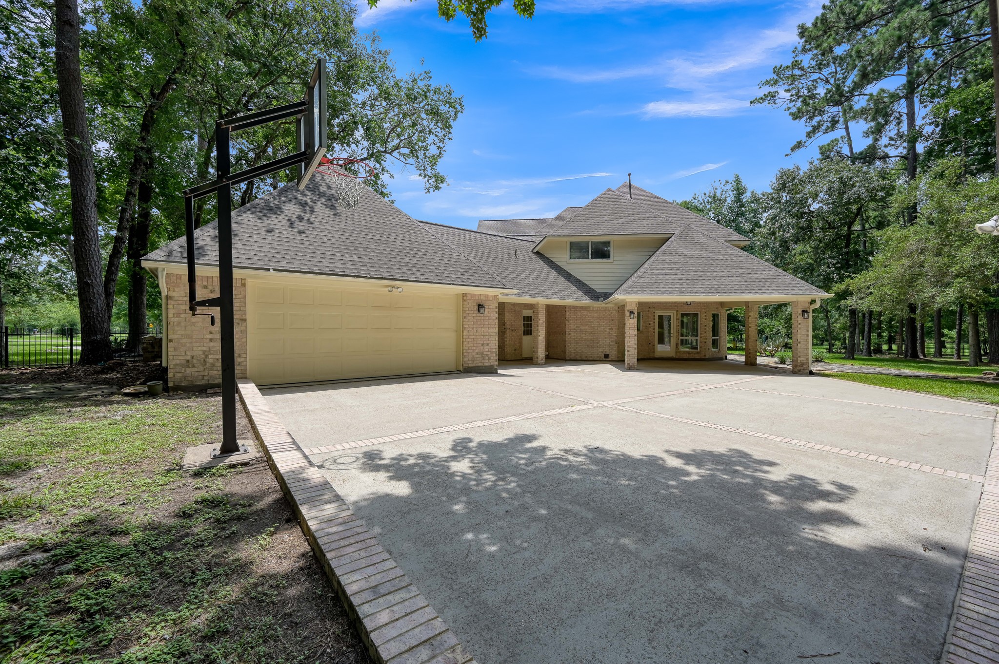 2205 Longmire Road Conroe, TX 77304 - Photo 35 of 49 Ready to play some basketball?