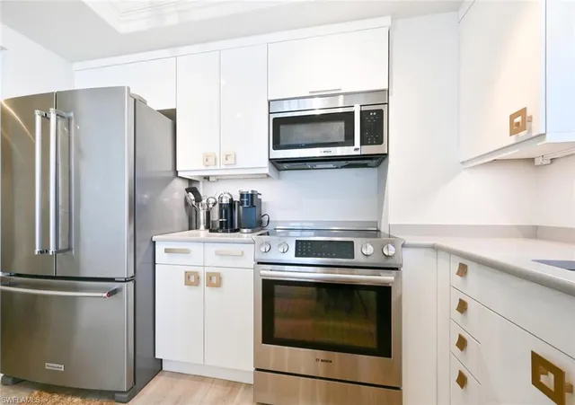 $20,000 | 3115 Gulf Shore Boulevard North, Unit 608S, Naples, FL 34103